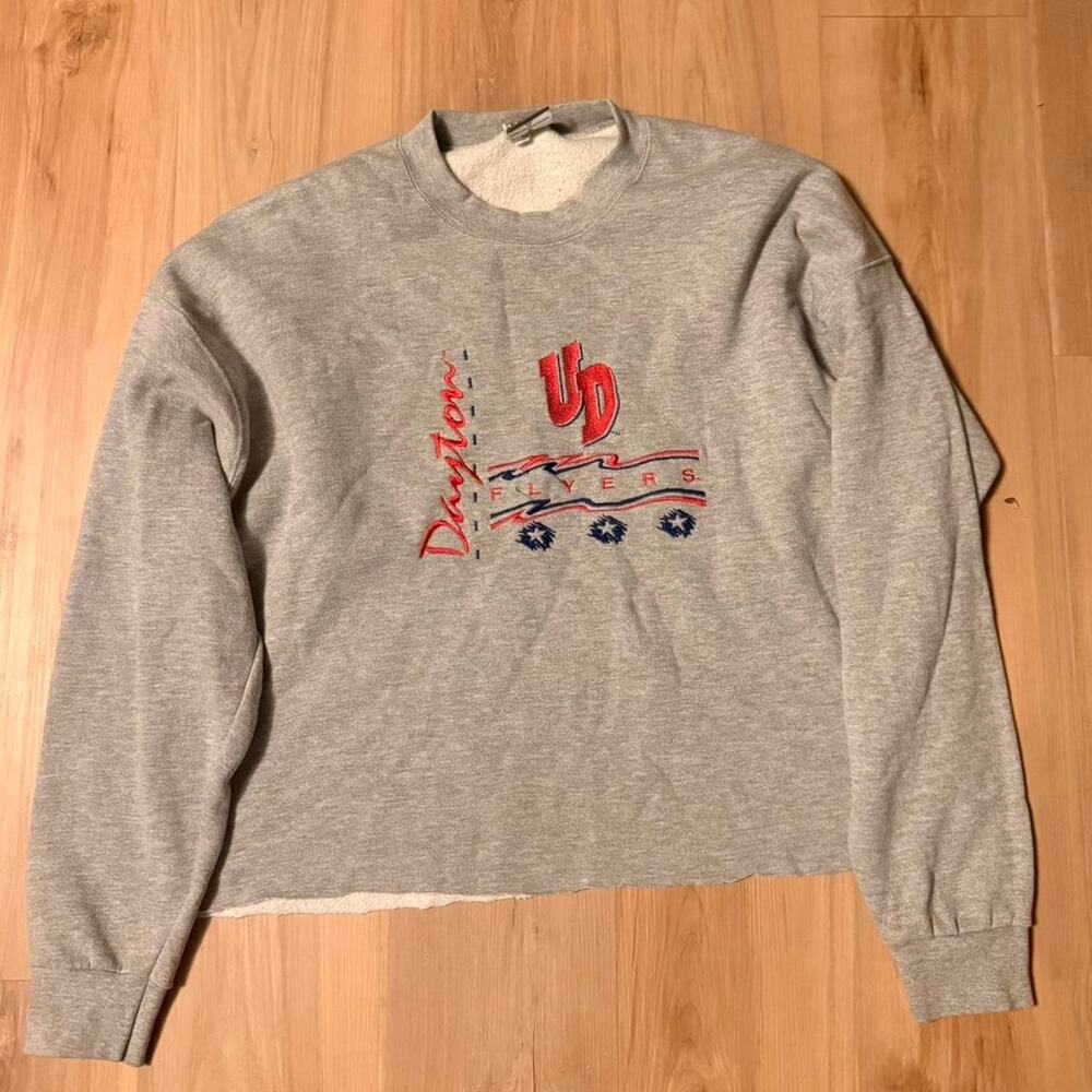 Grey vintage 80s cropped university of Dayton